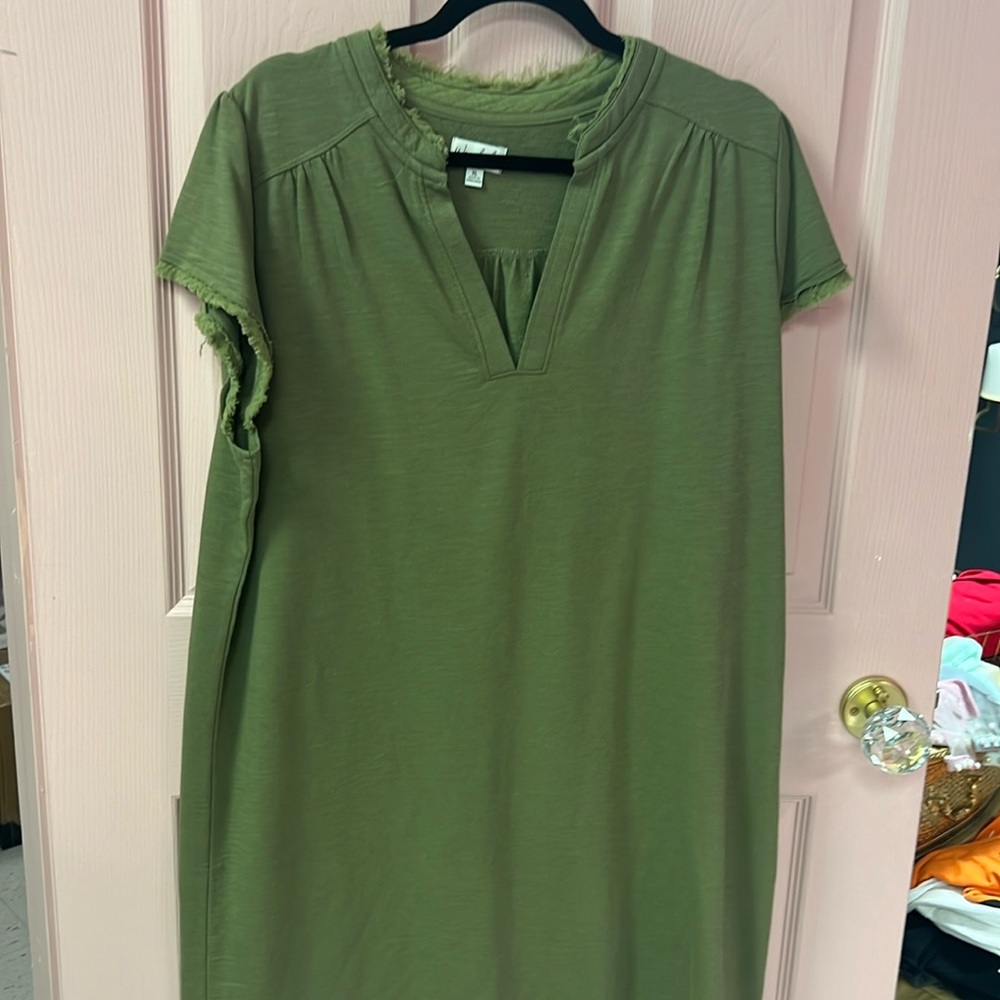 Wonderly size xl army green v-neck short dress super comfy nwot